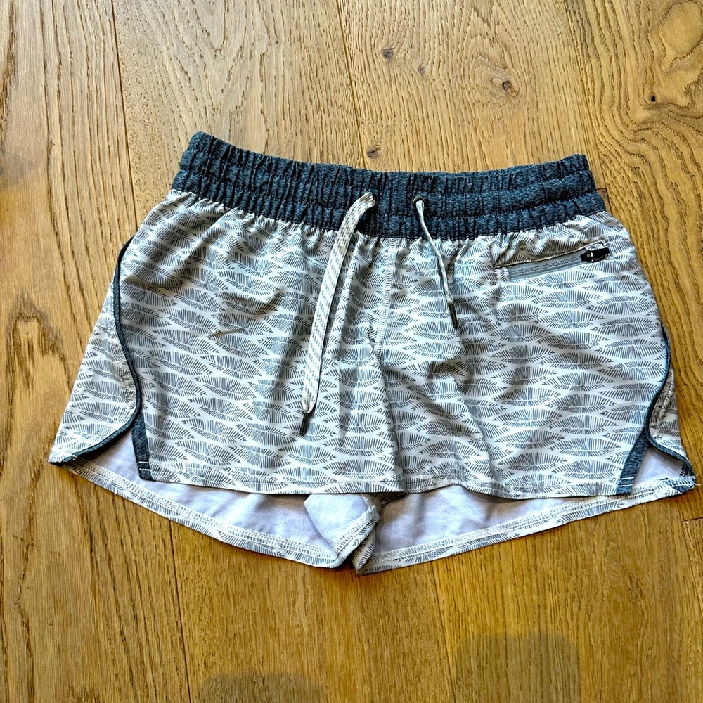 Women’s Vuori shorts